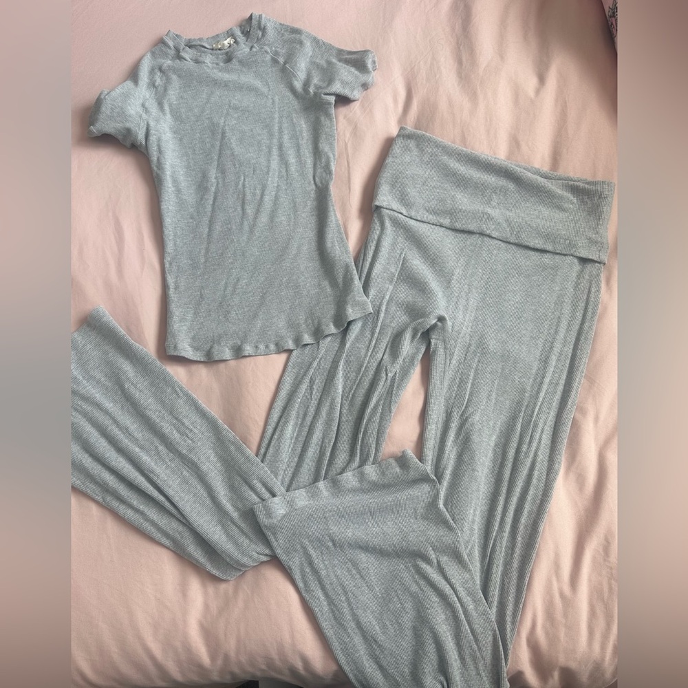 Parabola Grey Lounge Set - Ribbed Tee & Fold-Over Pants